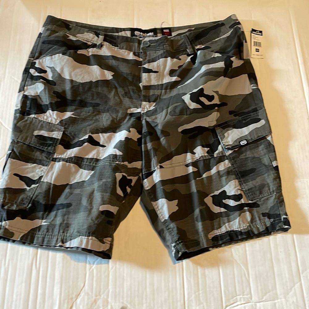 NWT Ecko Unltd Camouflage Carpenter Long Shorts Mens 42